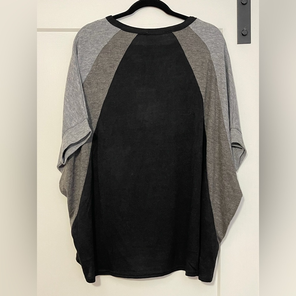 Andree By Unit | Black Grey | Colorblock | Dolman Top | M/L | Like New
